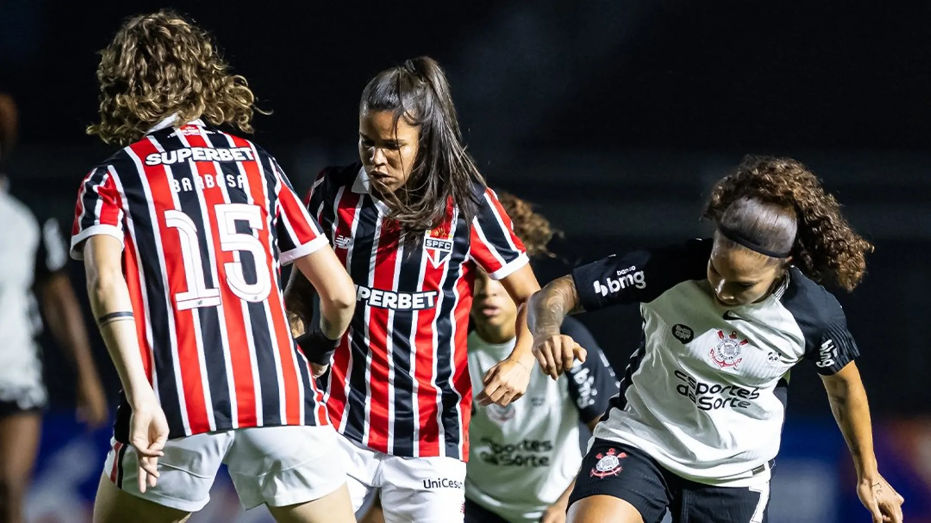 Corinthians perde de virada para o São Paulo na estreia do Paulista Feminino